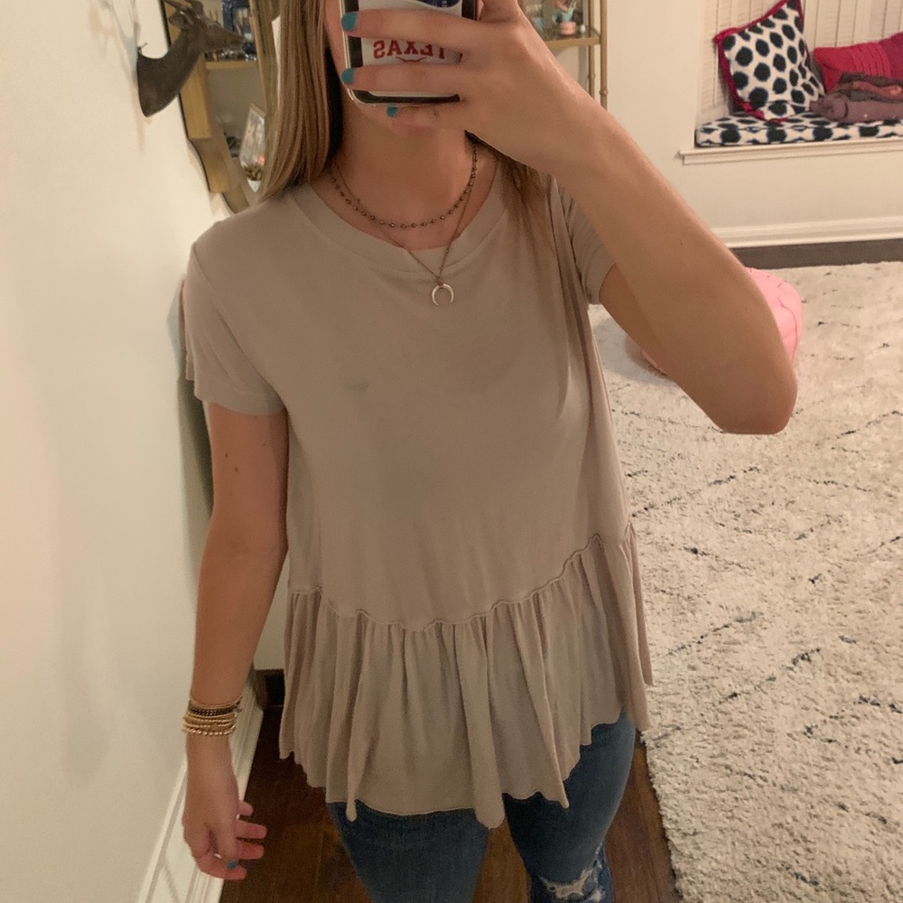 Truly Made Deeply tan ruffle top!